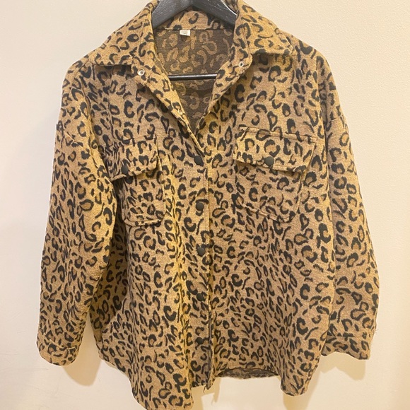 Leopard print button shirt - Picture 2 of 4